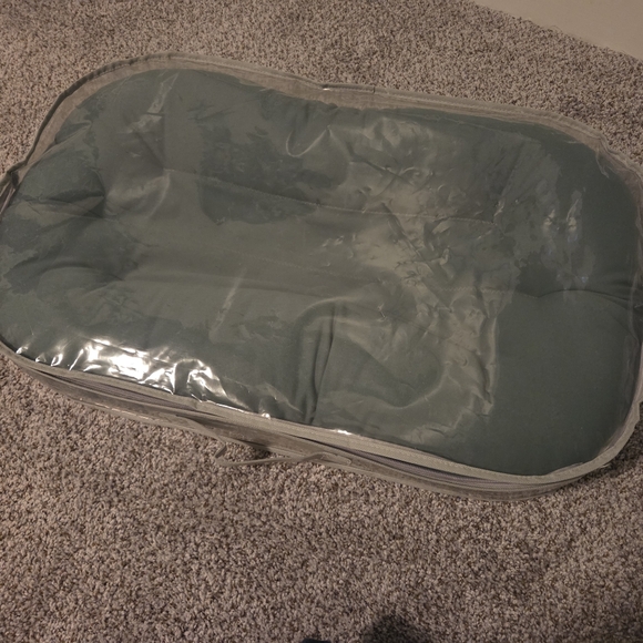 Snuggle Me Infant Lounger - Picture 4 of 5